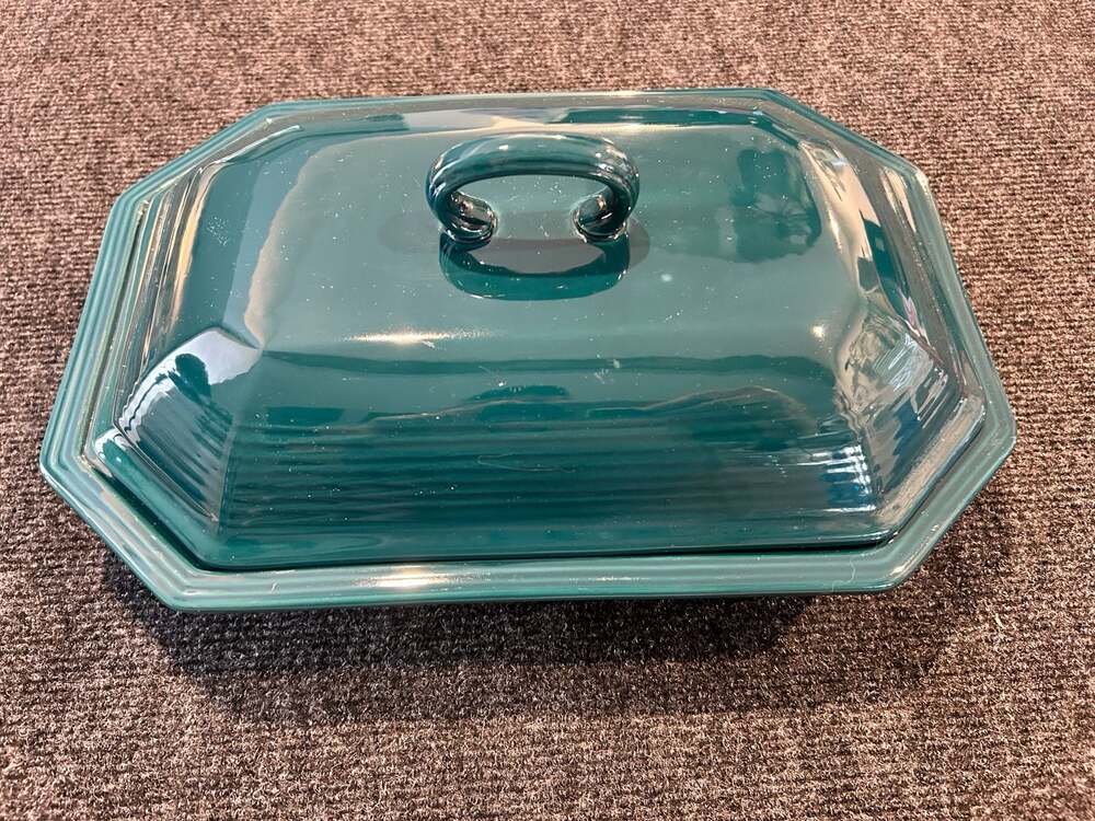 Thomas O'Brien Veranda Laurel Green 9 x 13 Octagonal Serving Platter with Lid